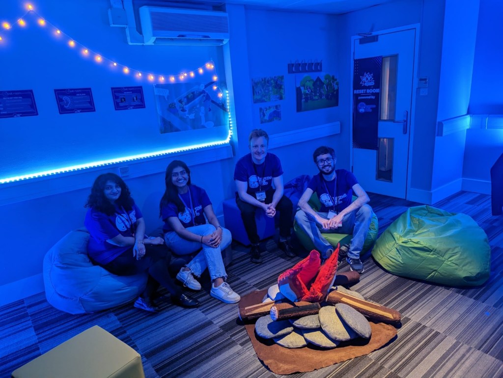 Volunteers in the Reset Room